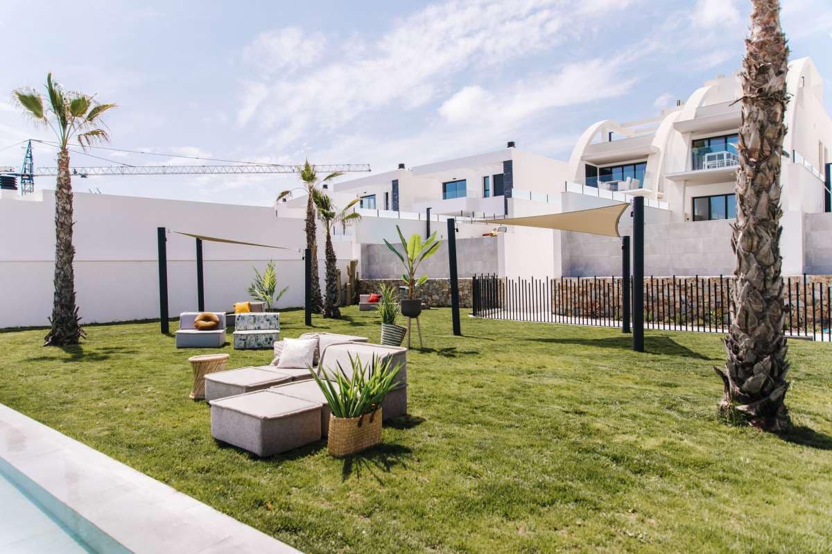 4 soveværelse Bungalow til salg i Ciudad Quesada med swimmingpool - € 599.000 (Ref: 9768244)