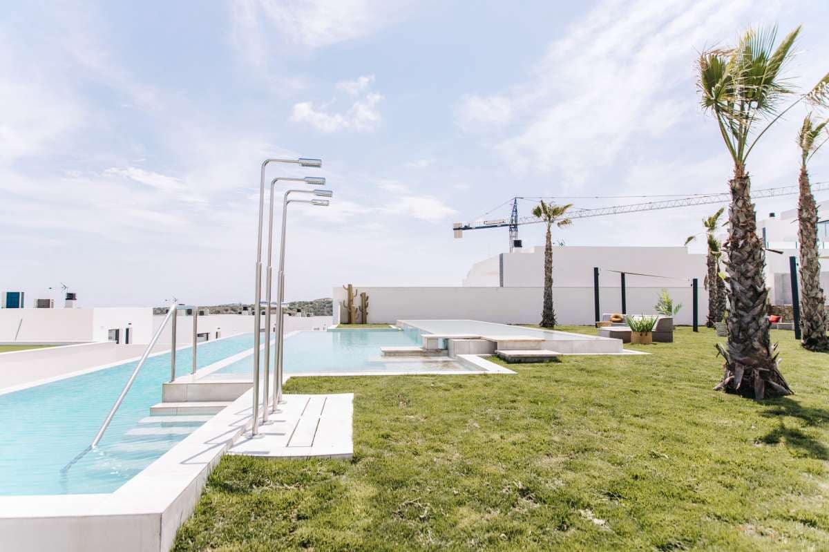 4 soveværelse Bungalow til salg i Ciudad Quesada med swimmingpool - € 599.000 (Ref: 9768244)