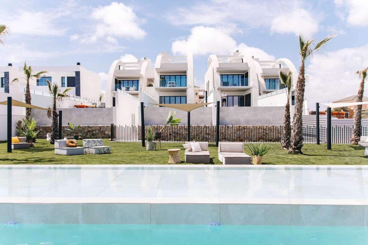 4 soveværelse Bungalow til salg i Ciudad Quesada med swimmingpool - € 599.000 (Ref: 9768244)