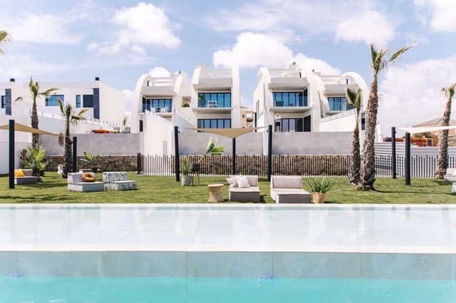 4 chambre Bungalow à vendre à Ciudad Quesada, Rojales avec piscine garage - 599 000 € (Ref: 9768244)