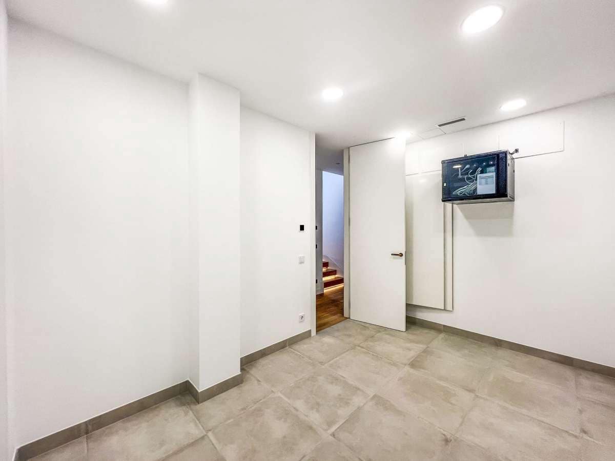 6 makuuhuone Huvila myytävänä paikassa Marbella mukana uima-altaan 
autotalli - 6 400 000 € (Ref: 9768296)