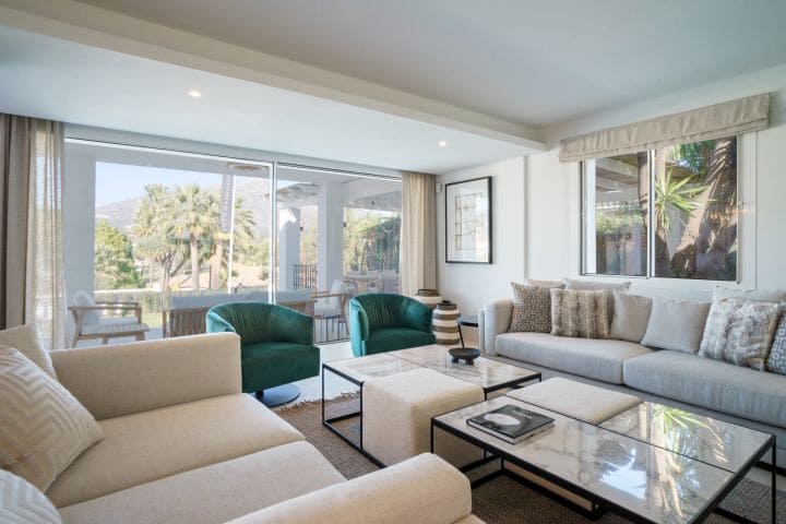 5 soveværelse Villa til salg i Nueva Andalucia med swimmingpool garage - € 2.575.000 (Ref: 9768321)