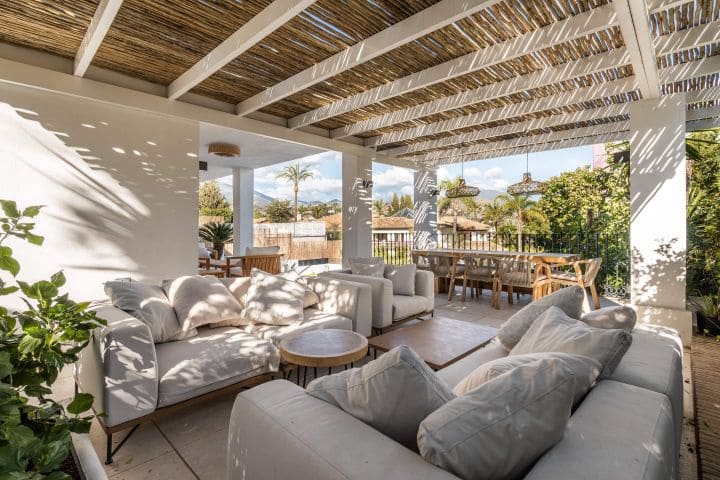 5 soveværelse Villa til salg i Nueva Andalucia med swimmingpool garage - € 2.575.000 (Ref: 9768321)