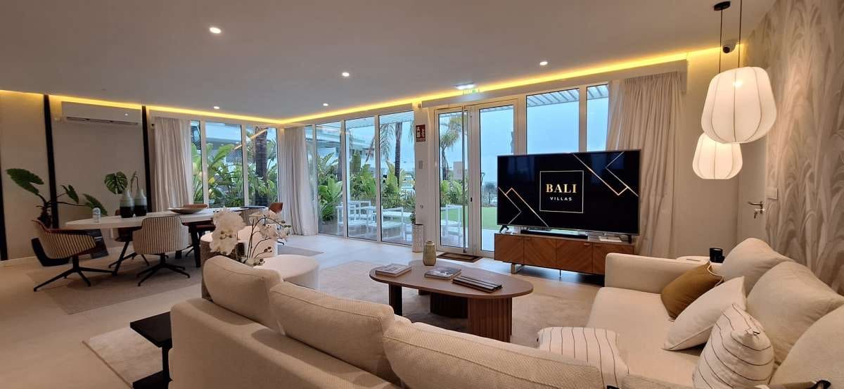 3 soveværelse Villa til salg i La Cala de Mijas med swimmingpool garage - € 1.889.000 (Ref: 9768449)