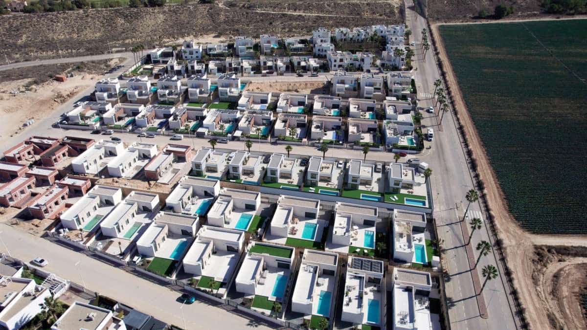 3 bedroom Villa for sale in Algorfa with pool garage - € 478,000 (Ref: 9768559)