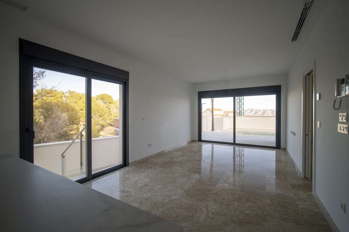 3 soverom Villa til salgs i La Nucia med svømmebasseng garasje - € 600 000 (Ref: 9768653)