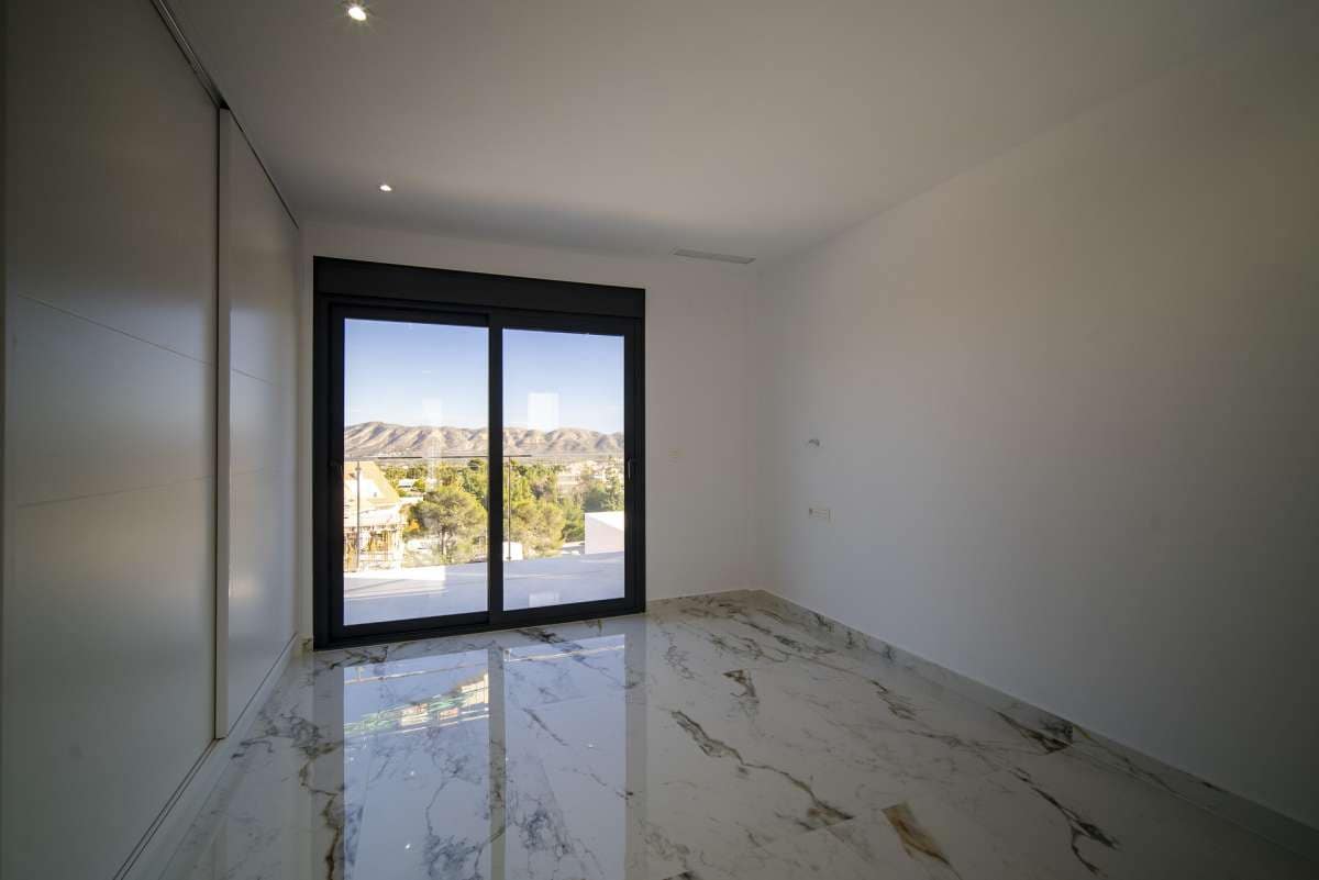 3 soverom Villa til salgs i La Nucia med svømmebasseng garasje - € 600 000 (Ref: 9768653)