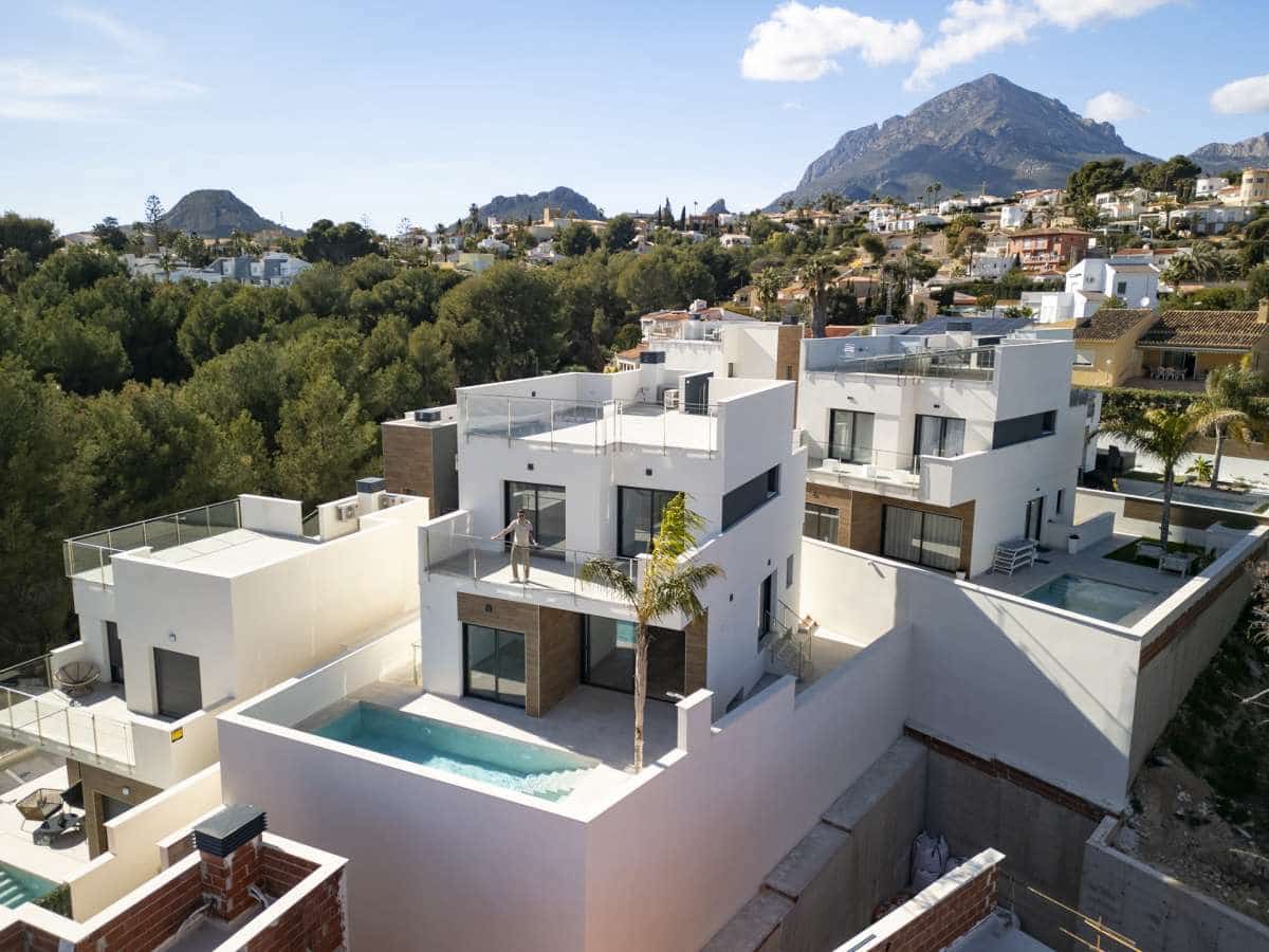 3 soverom Villa til salgs i La Nucia med svømmebasseng garasje - € 600 000 (Ref: 9768653)