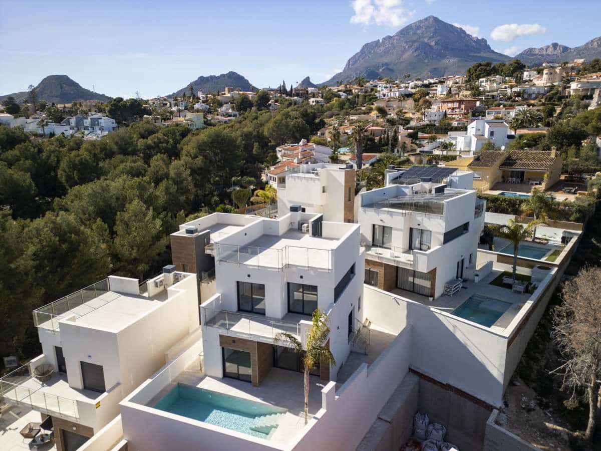 3 soverom Villa til salgs i La Nucia med svømmebasseng garasje - € 600 000 (Ref: 9768653)
