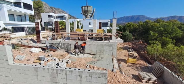 3 Zimmer Villa zu verkaufen in Polop mit Pool Garage - 860.000 € (Ref: 9768671)