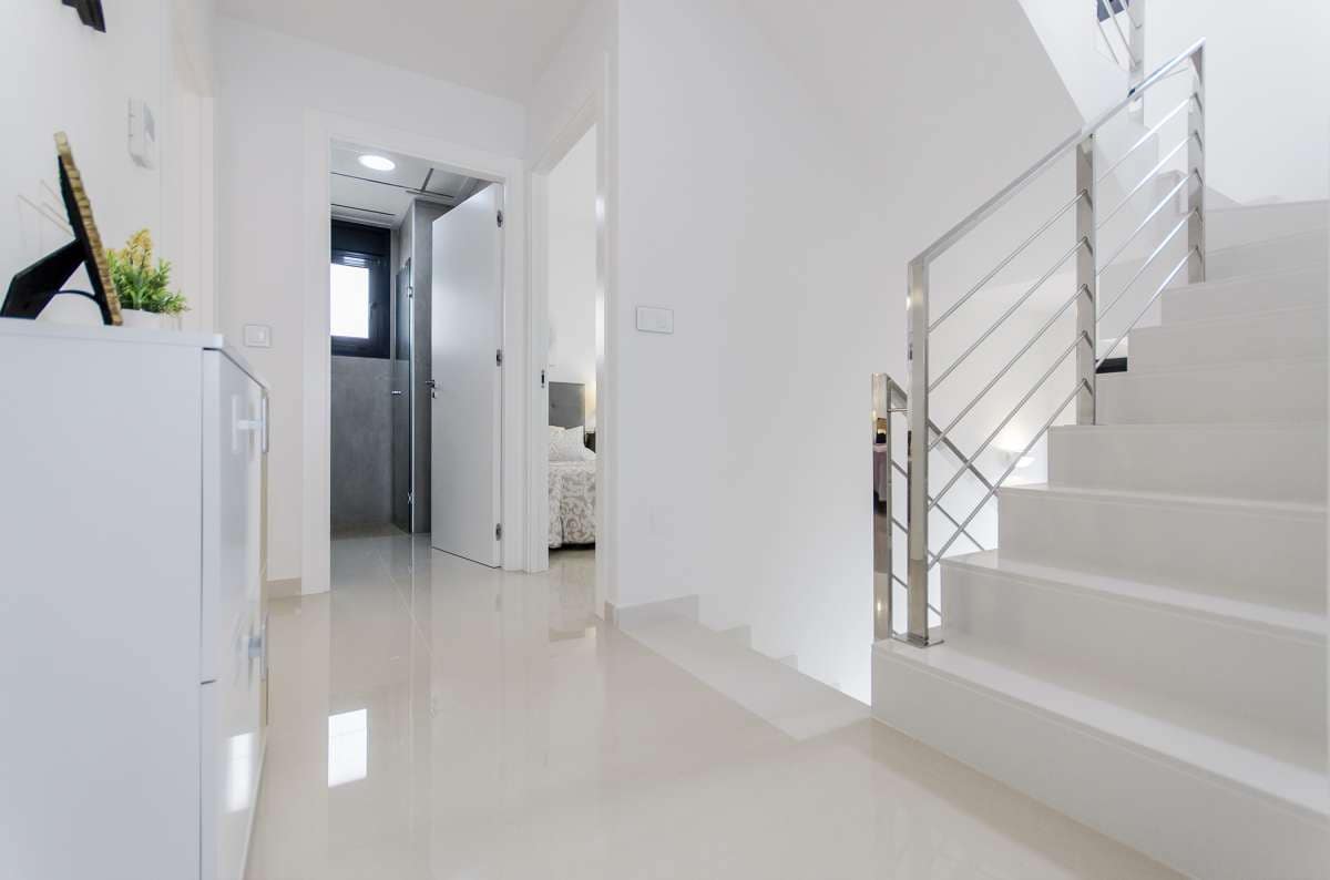 Chalet de 4 habitaciones en San Miguel de Salinas en venta con piscina garaje - 1.250.000 € (Ref: 9768696)