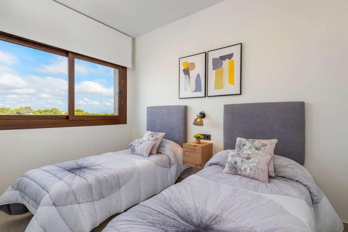 2 chambre Bungalow à vendre à Torrevieja avec piscine garage - 285 000 € (Ref: 9768730)