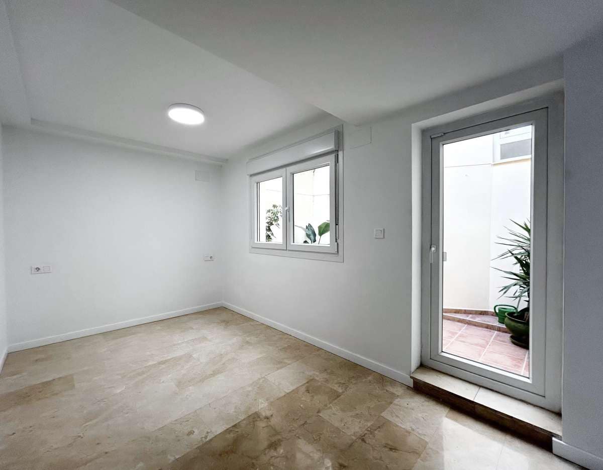1 soverom Leilighet til salgs i Alicante by med garasje - € 234 900 (Ref: 9768748)