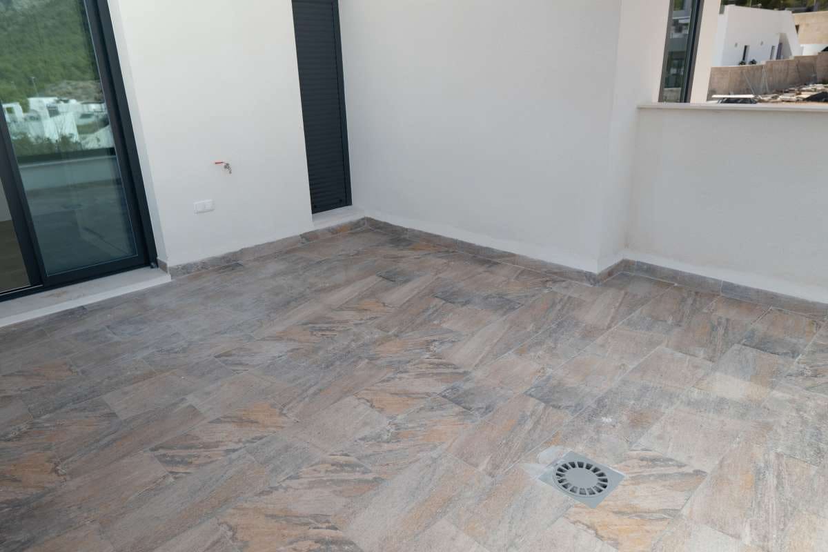 3 bedroom Villa for sale in Polop with pool garage - € 620,000 (Ref: 9768780)