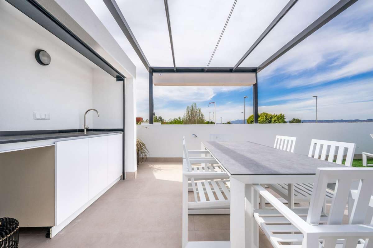 Pareado de 3 habitaciones en Roldan en venta con piscina - 379.950 € (Ref: 9768868)