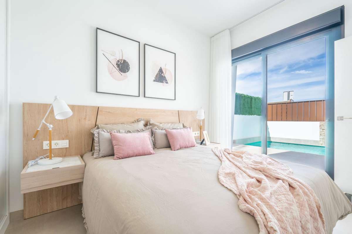 Pareado de 3 habitaciones en Roldan en venta con piscina - 379.950 € (Ref: 9768868)