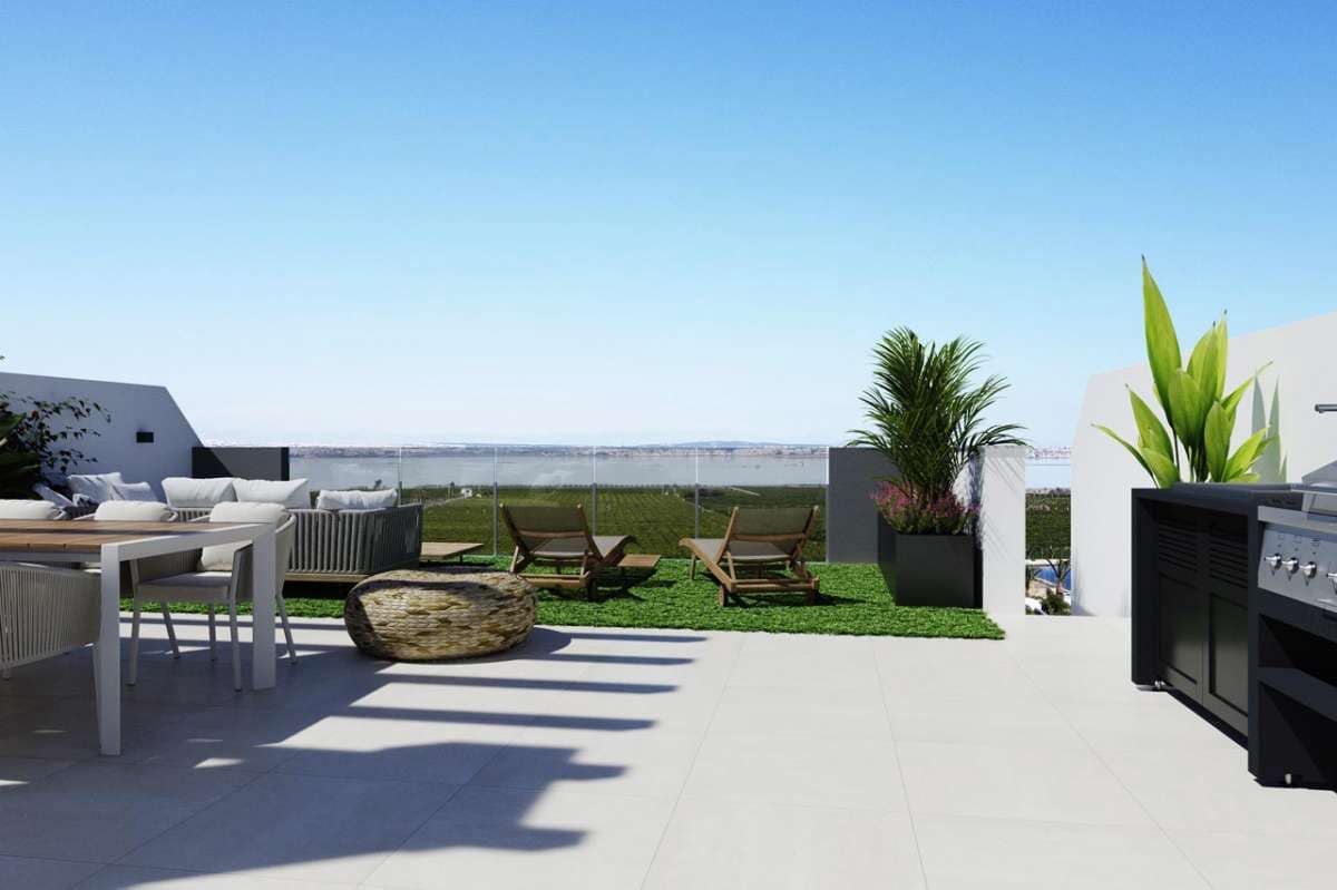 2 soverom Leilighet til salgs i Torrevieja med svømmebasseng garasje - € 330 000 (Ref: 9867305)