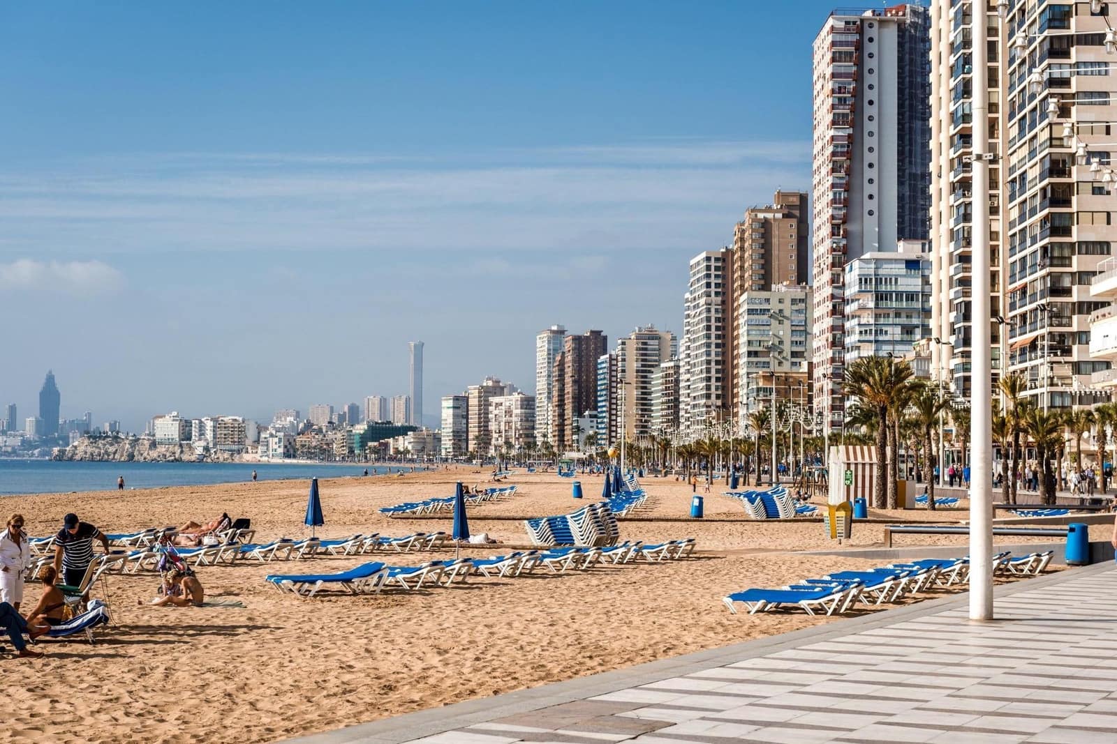 2 bedroom Apartment for sale in Benidorm with pool - € 649,000 (Ref: 10043105)