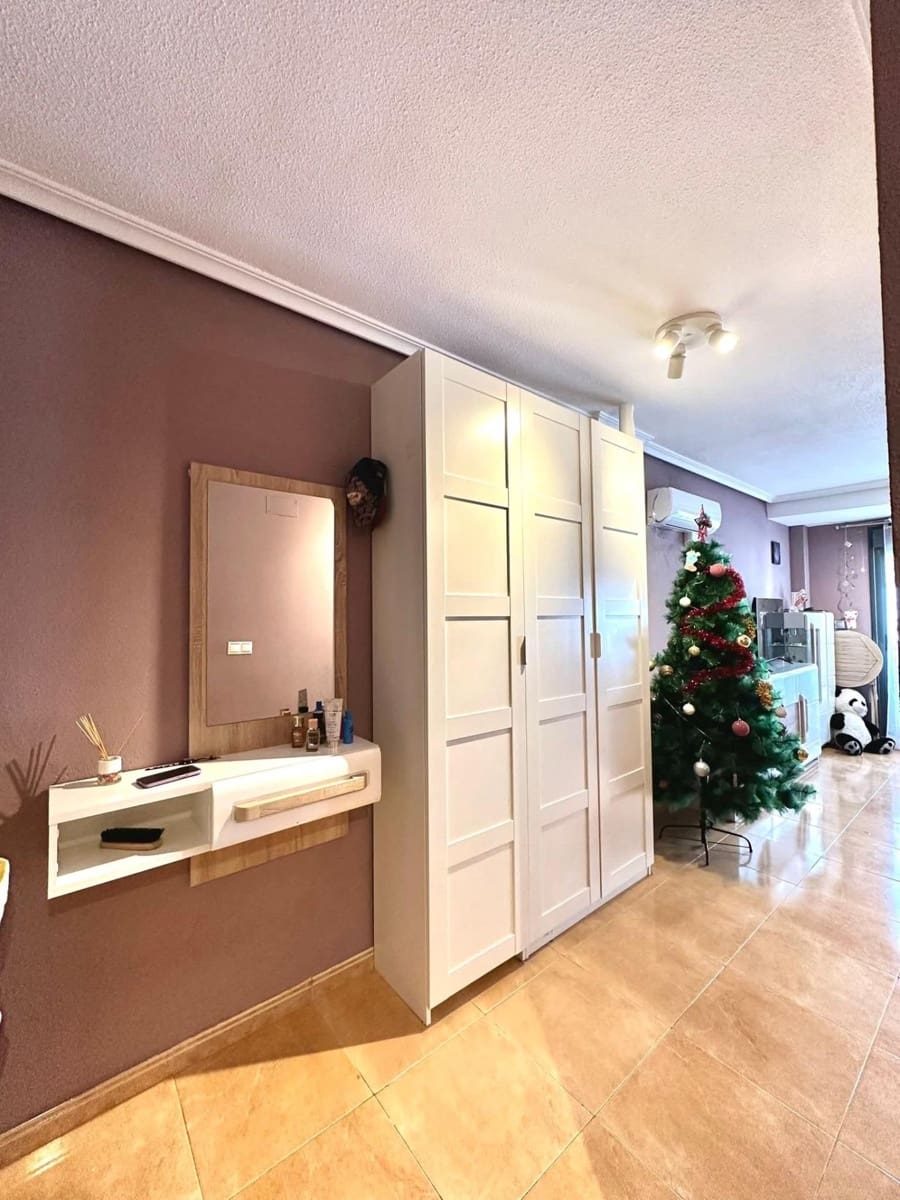 2 makuuhuone Huoneisto myytävänä paikassa Torrevieja - 156 000 € (Ref: 9843785)