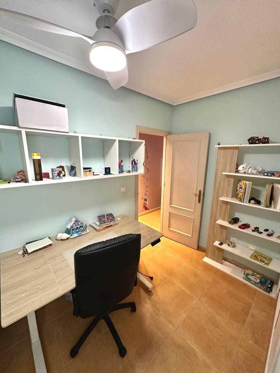 2 makuuhuone Huoneisto myytävänä paikassa Torrevieja - 156 000 € (Ref: 9843785)