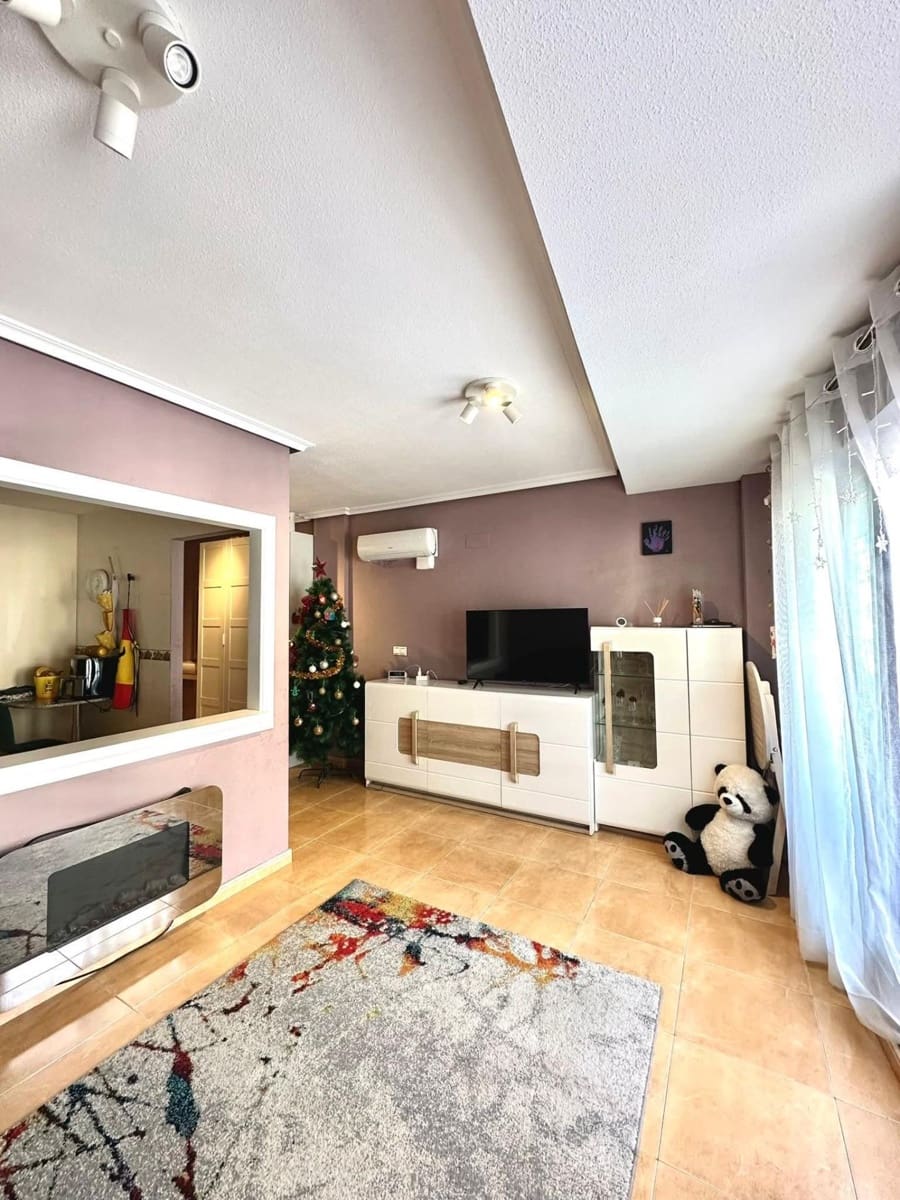 2 makuuhuone Huoneisto myytävänä paikassa Torrevieja - 156 000 € (Ref: 9843785)