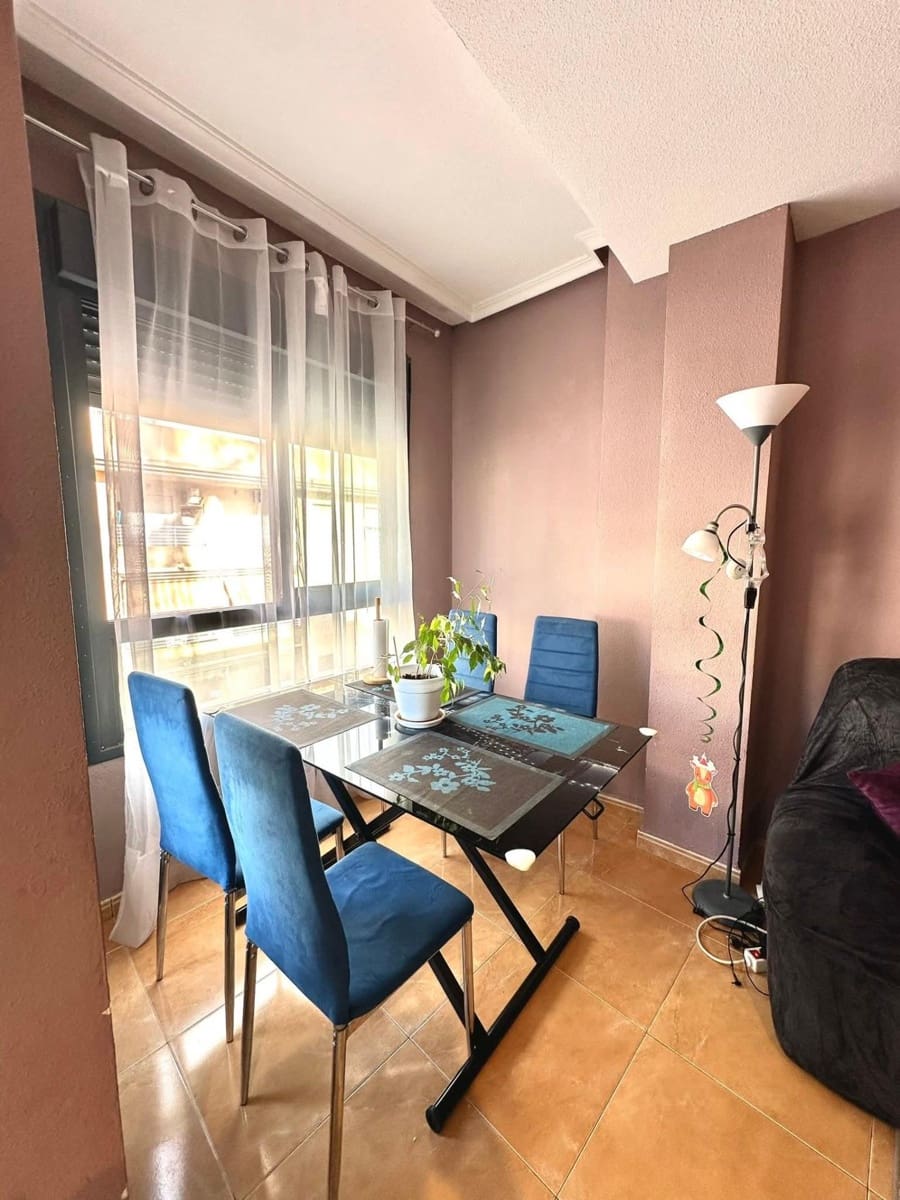 2 makuuhuone Huoneisto myytävänä paikassa Torrevieja - 156 000 € (Ref: 9843785)