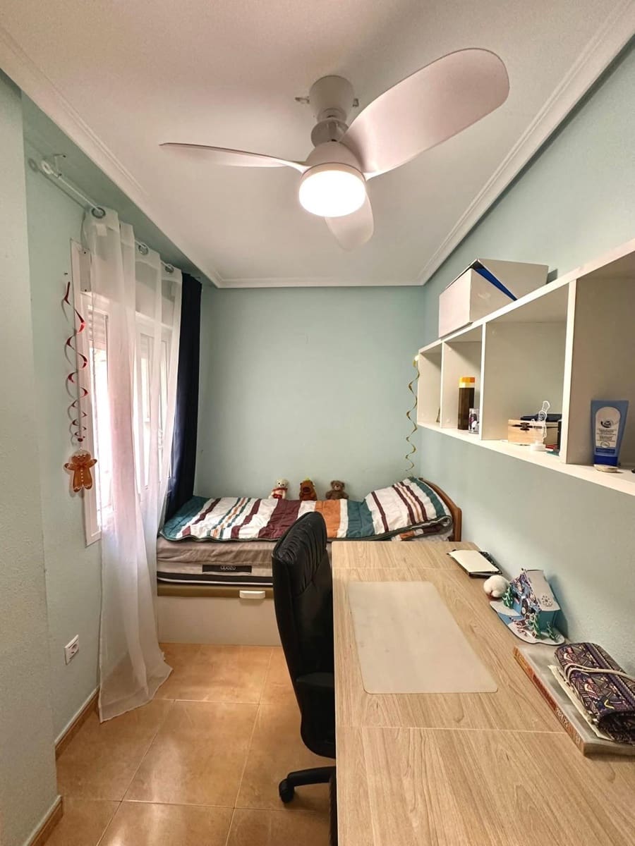 2 makuuhuone Huoneisto myytävänä paikassa Torrevieja - 156 000 € (Ref: 9843785)