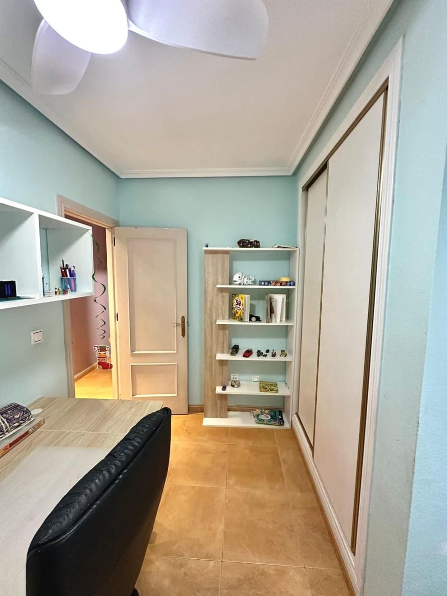 2 makuuhuone Huoneisto myytävänä paikassa Torrevieja - 156 000 € (Ref: 9843785)
