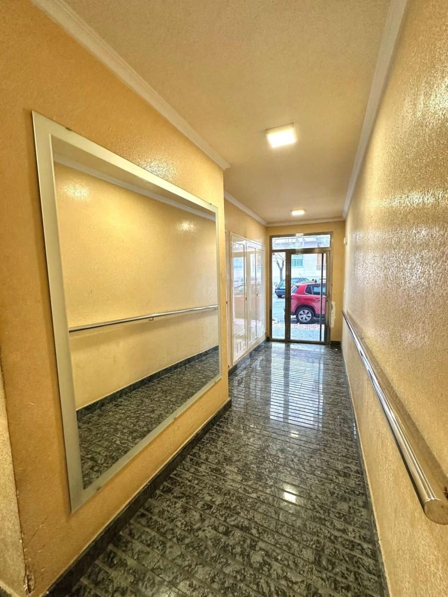2 makuuhuone Huoneisto myytävänä paikassa Torrevieja - 156 000 € (Ref: 9843785)
