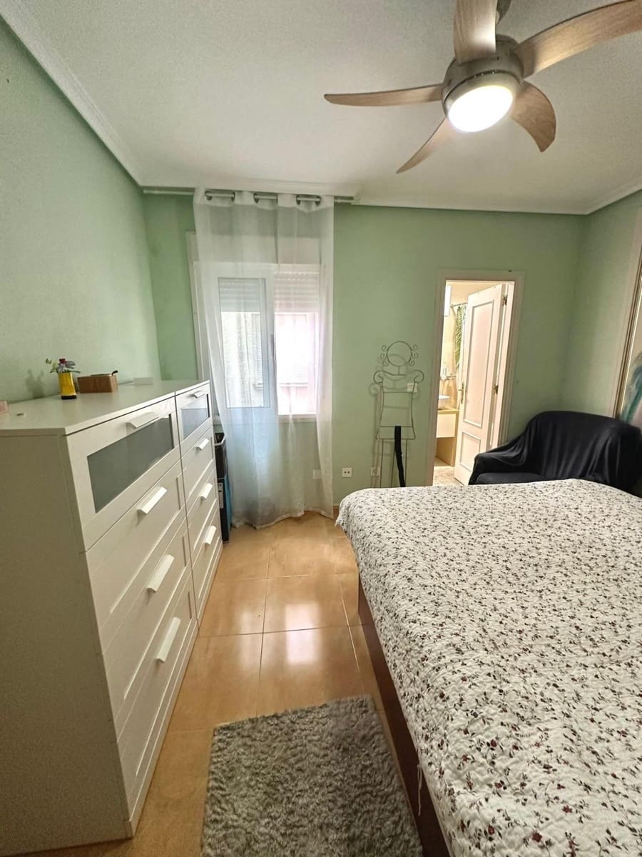 2 makuuhuone Huoneisto myytävänä paikassa Torrevieja - 156 000 € (Ref: 9843785)