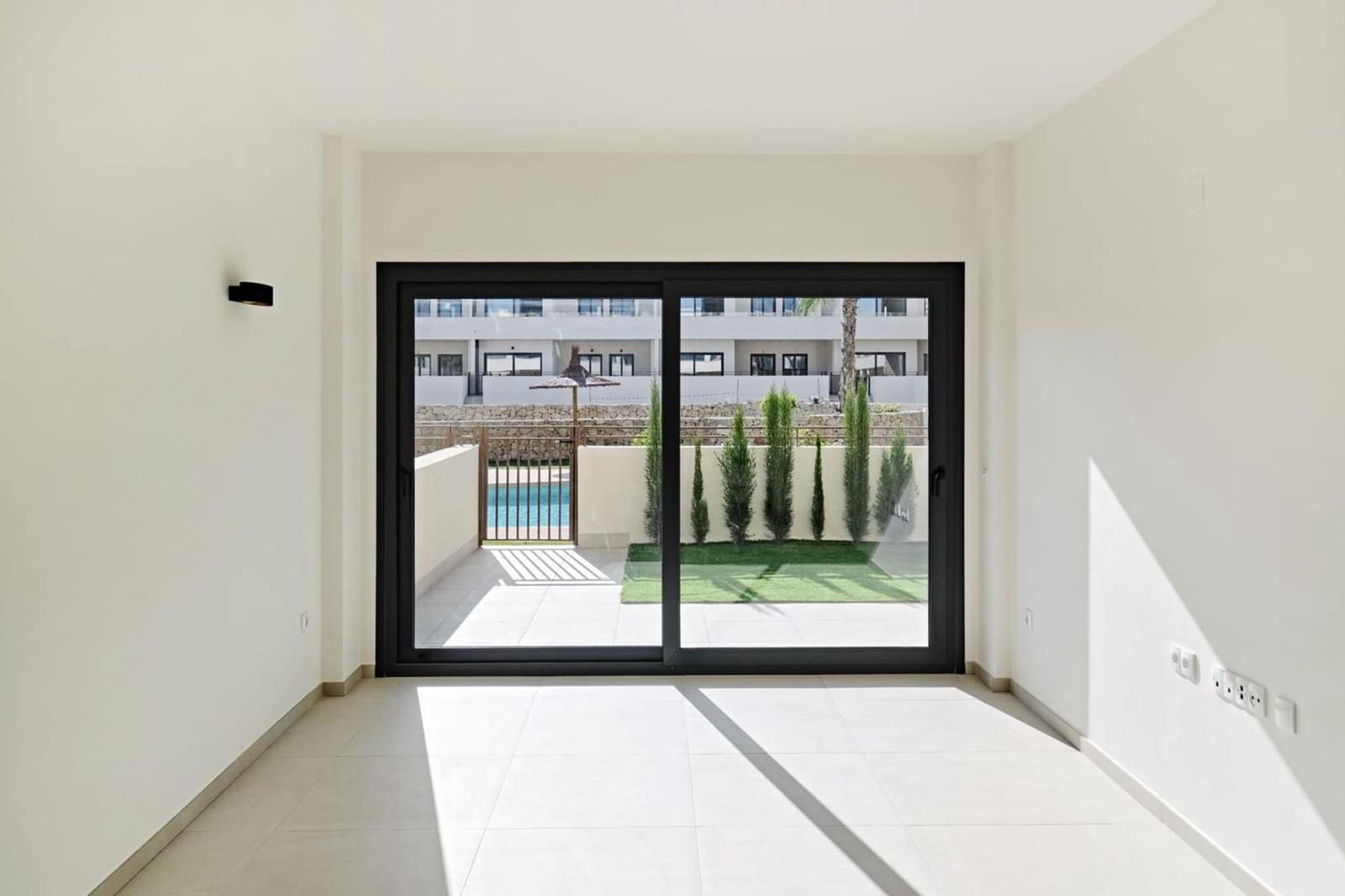 2 chambre Appartement à vendre à Torrevieja avec piscine - 339 000 € (Ref: 9843787)