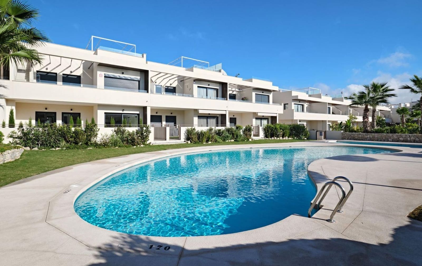 2 chambre Appartement à vendre à Torrevieja avec piscine - 339 000 € (Ref: 9843787)