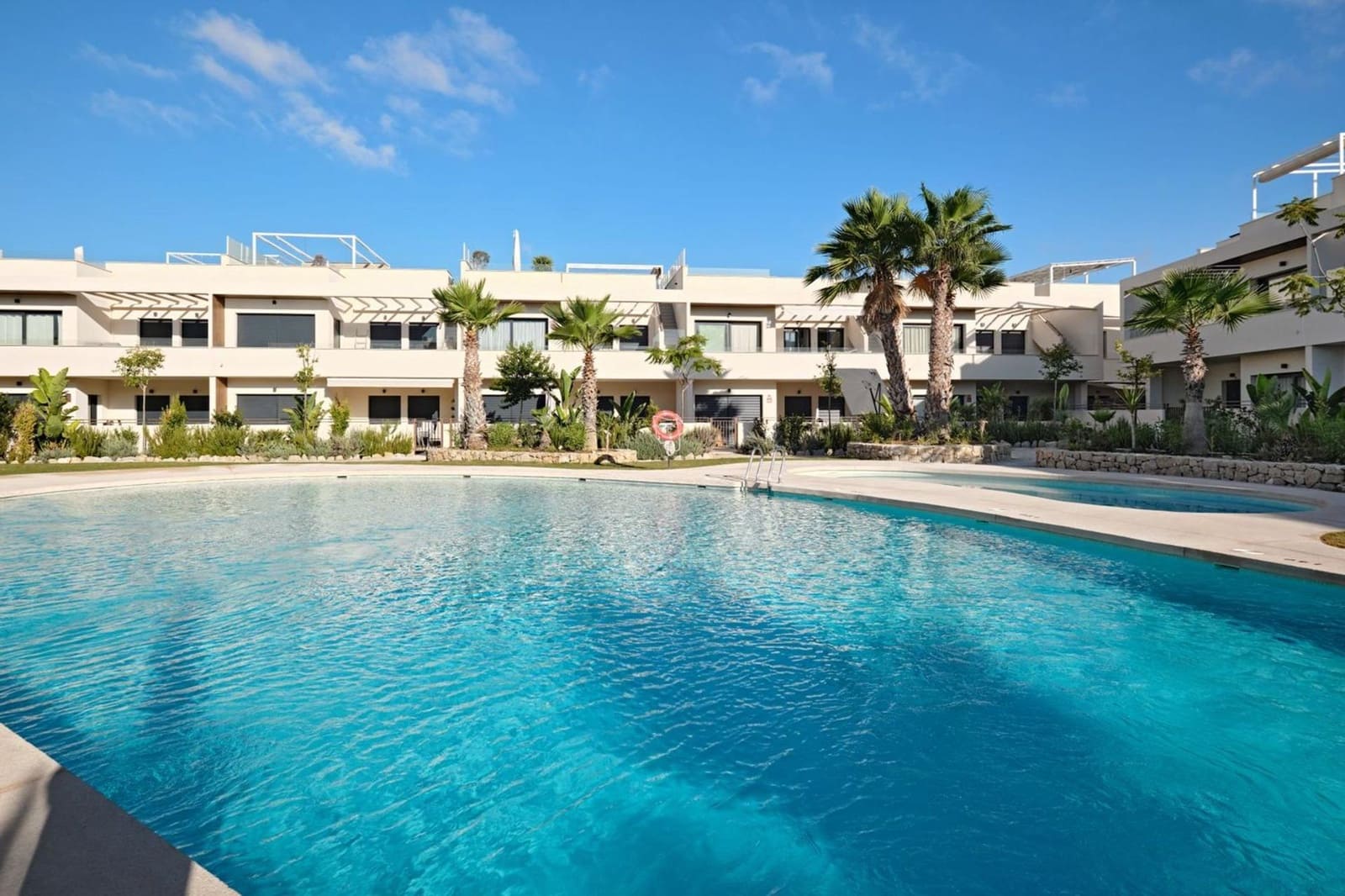 2 chambre Appartement à vendre à Torrevieja avec piscine - 339 000 € (Ref: 9843787)