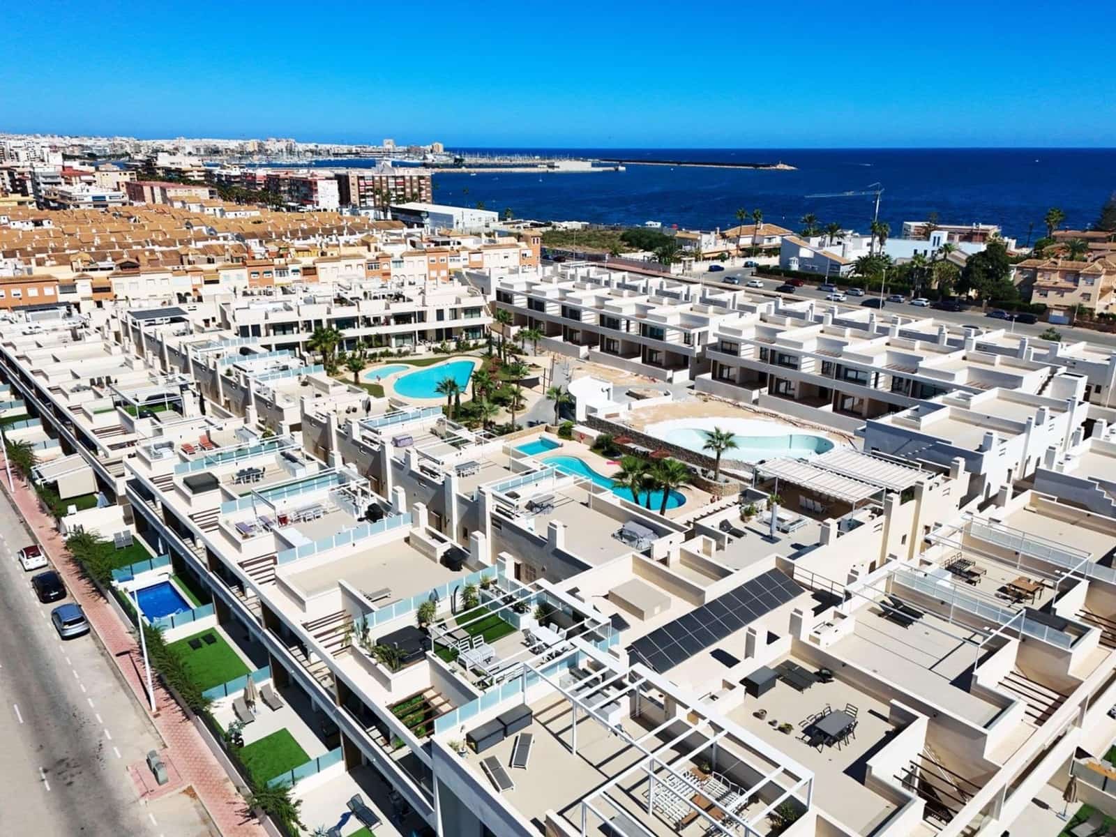 2 chambre Appartement à vendre à Torrevieja avec piscine - 339 000 € (Ref: 9843787)