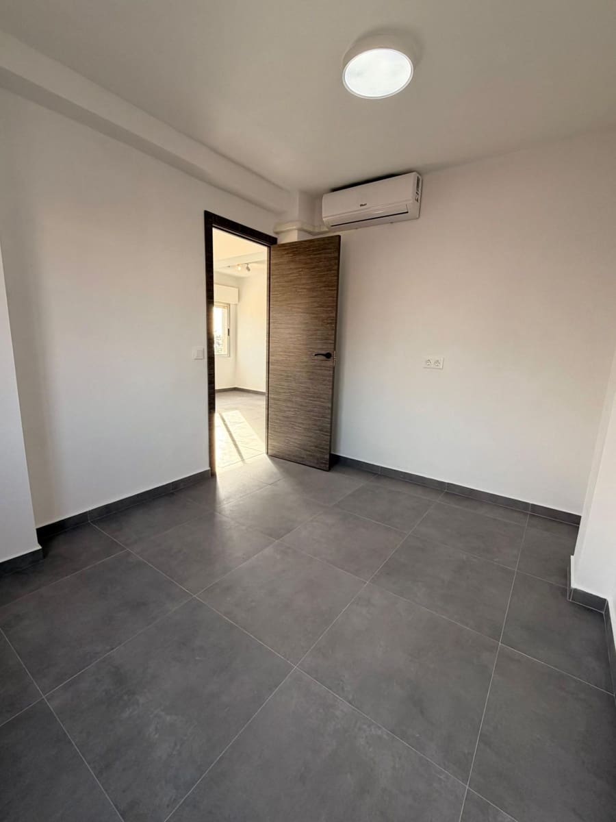 2 bedroom Apartment for sale in Pilar de la Horadada - € 142,000 (Ref: 9843789)