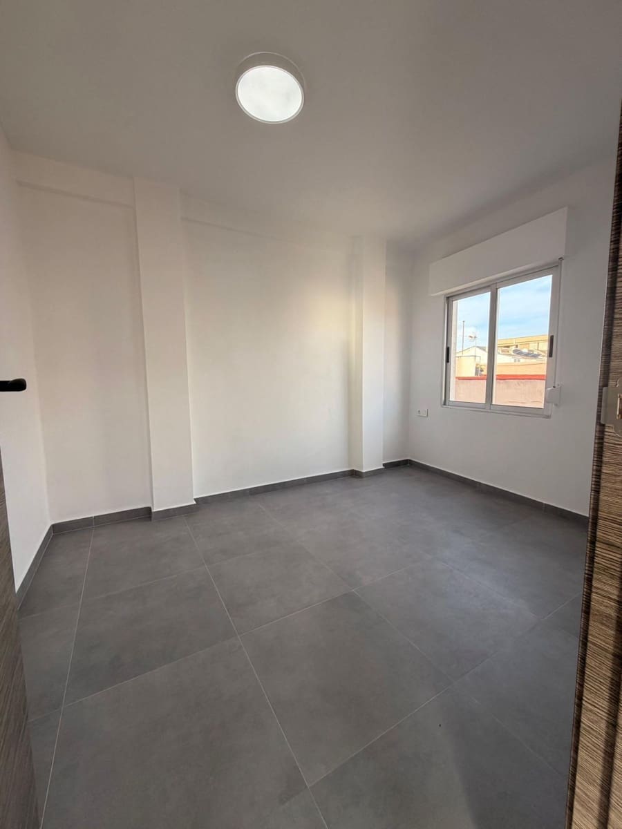 2 bedroom Apartment for sale in Pilar de la Horadada - € 142,000 (Ref: 9843789)
