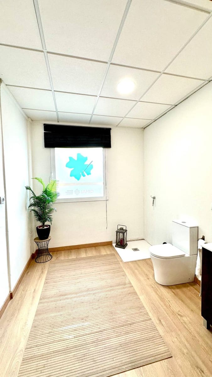 Commerciale in vendita in Dona Pepa - 238.000 € (Rif: 9843790)