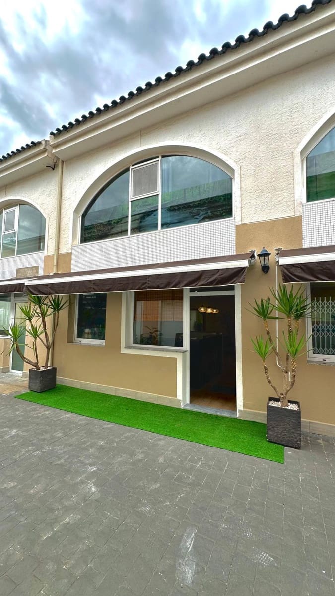 Commerciale in vendita in Dona Pepa - 238.000 € (Rif: 9843790)