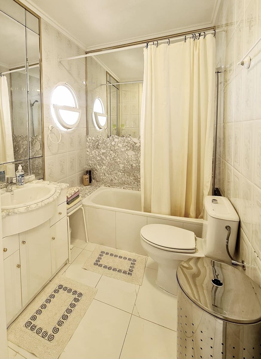 2 soveværelse Lejlighed til salg i Torrevieja med swimmingpool - € 185.900 (Ref: 9843791)