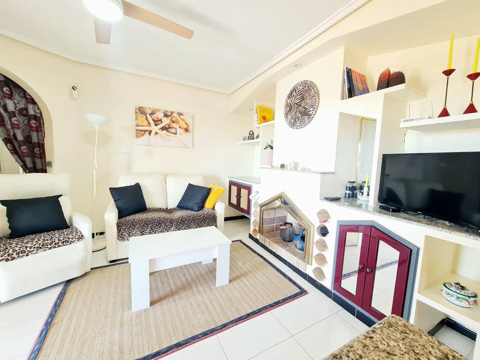 2 soveværelse Lejlighed til salg i Torrevieja med swimmingpool - € 185.900 (Ref: 9843791)