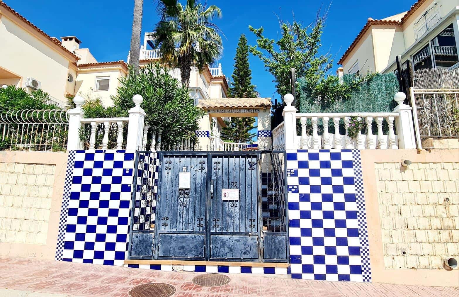 2 soveværelse Lejlighed til salg i Torrevieja med swimmingpool - € 185.900 (Ref: 9843791)