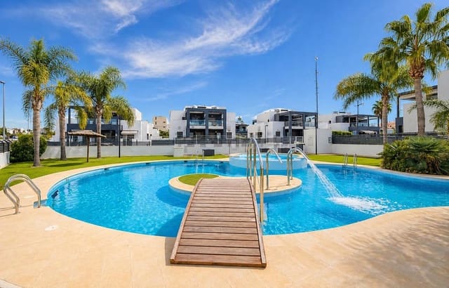 3 soveværelse Rækkehus til salg i Miramar - Torre del Moro, Torrevieja med swimmingpool - € 339.000 (Ref: 9851803)