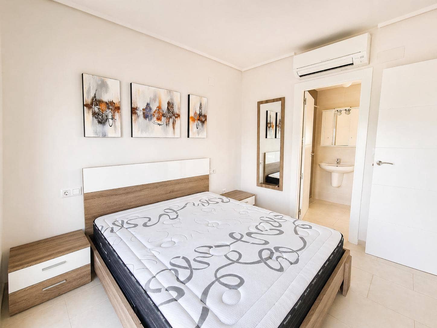 3 soveværelse Rækkehus til salg i Torrevieja med swimmingpool - € 339.000 (Ref: 9851803)