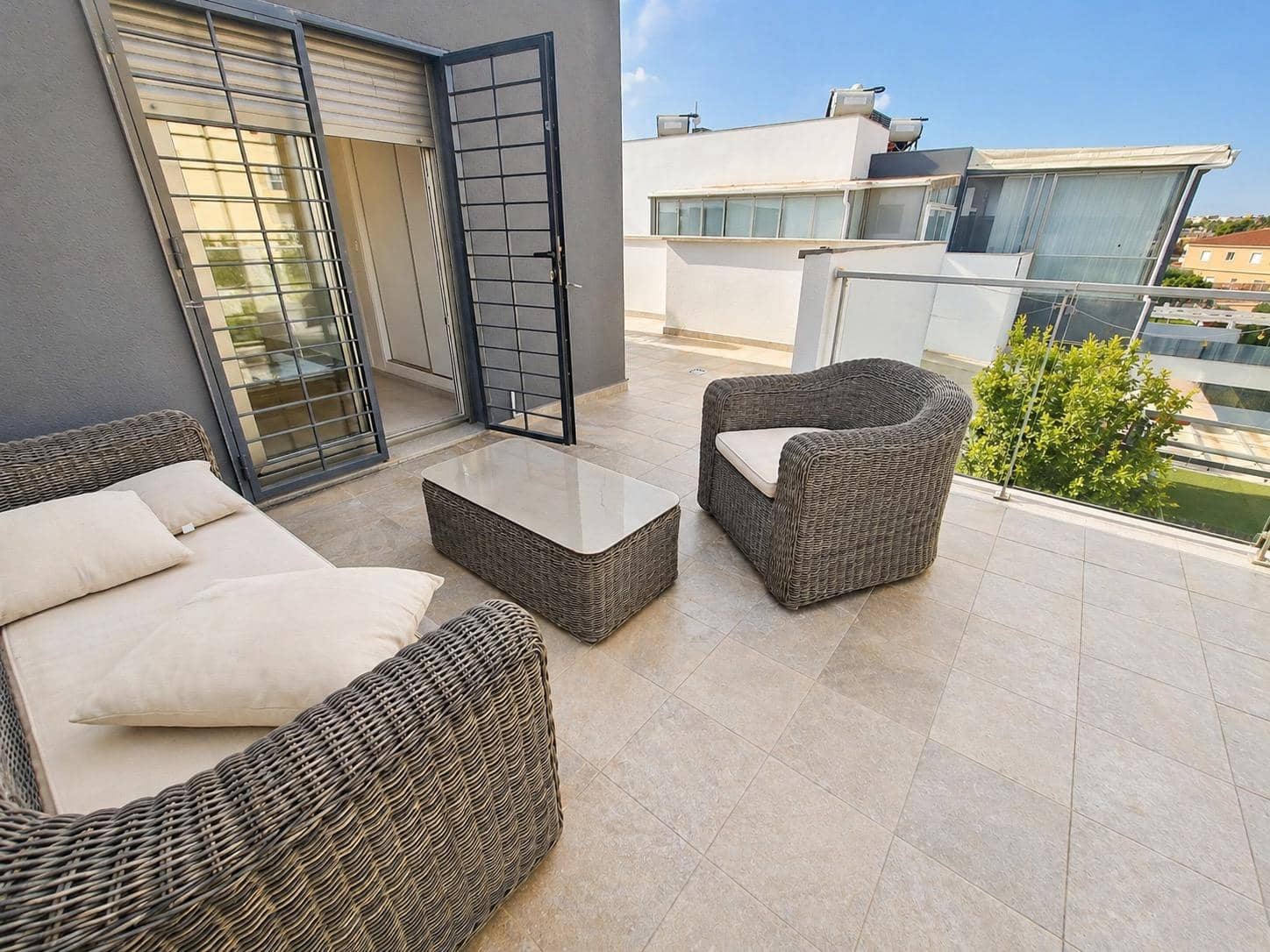 3 soveværelse Rækkehus til salg i Torrevieja med swimmingpool - € 339.000 (Ref: 9851803)