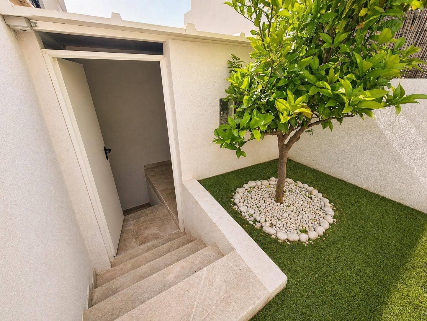 3 soveværelse Rækkehus til salg i Torrevieja med swimmingpool - € 339.000 (Ref: 9851803)