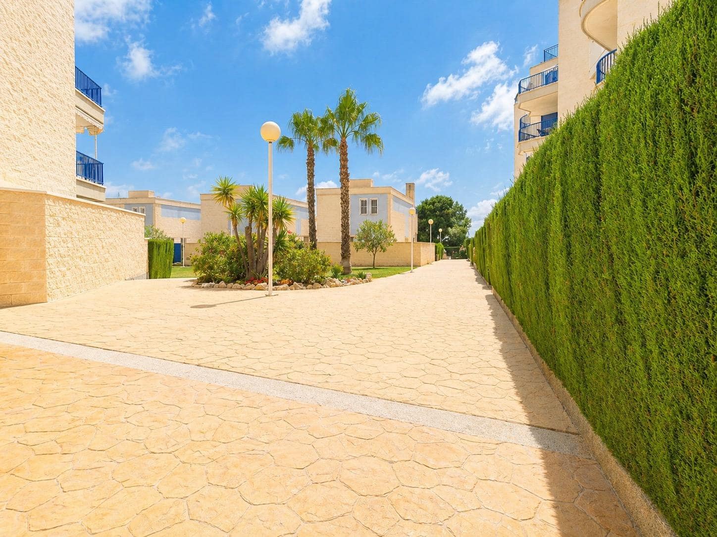2 soveværelse Strandlejlighed til salg i Campoamor med swimmingpool - € 299.000 (Ref: 9855524)