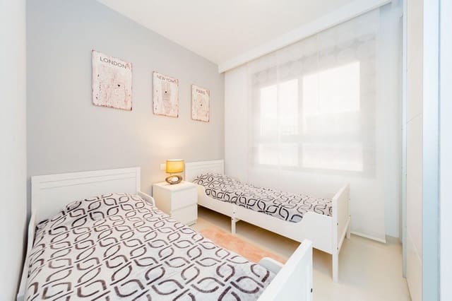 2 sovrum Bungalow till salu i Pueblo Latino, Pilar de la Horadada med pool - 285 000 € (Ref: 9884849)