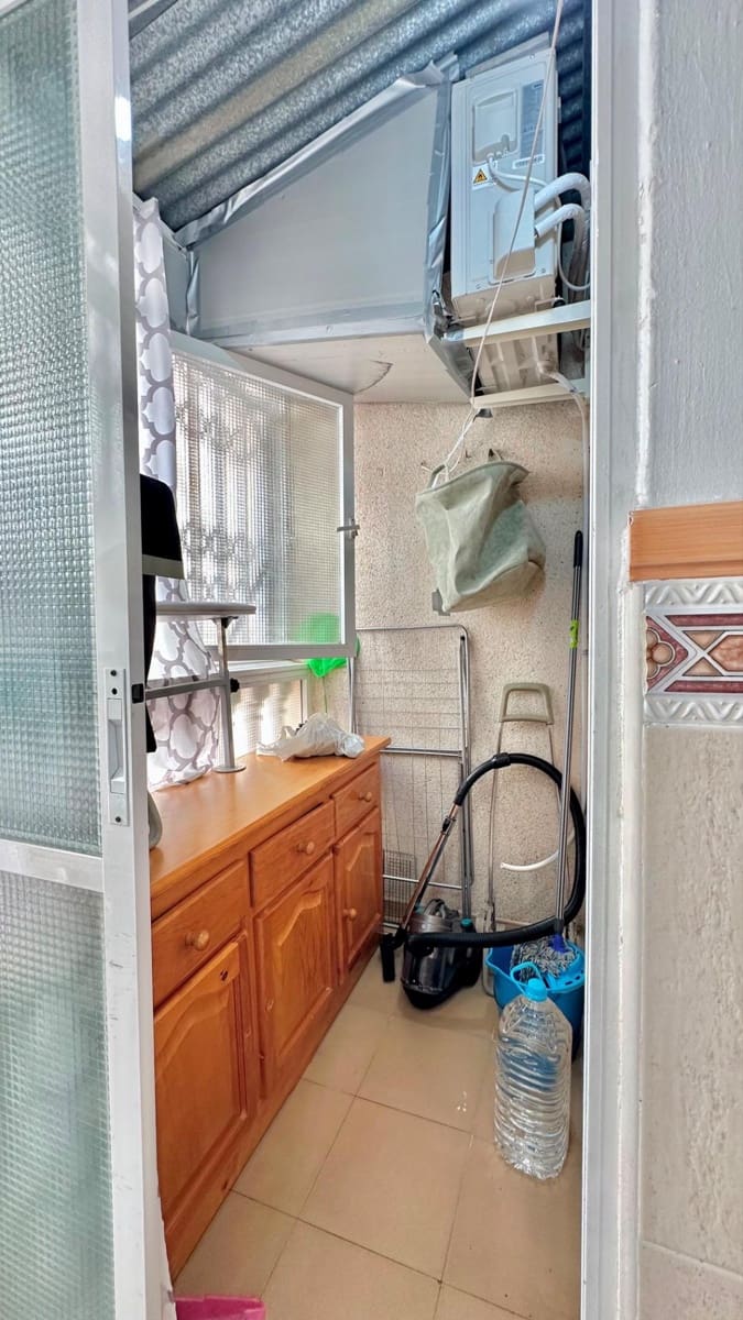 2 soveværelse Lejlighed til salg i Torrevieja med swimmingpool - € 135.000 (Ref: 9884850)