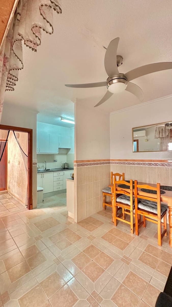 2 soveværelse Lejlighed til salg i Torrevieja med swimmingpool - € 135.000 (Ref: 9884850)