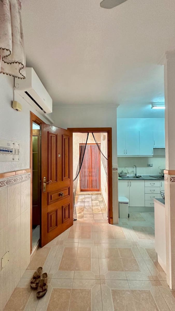 2 soveværelse Lejlighed til salg i Torrevieja med swimmingpool - € 135.000 (Ref: 9884850)